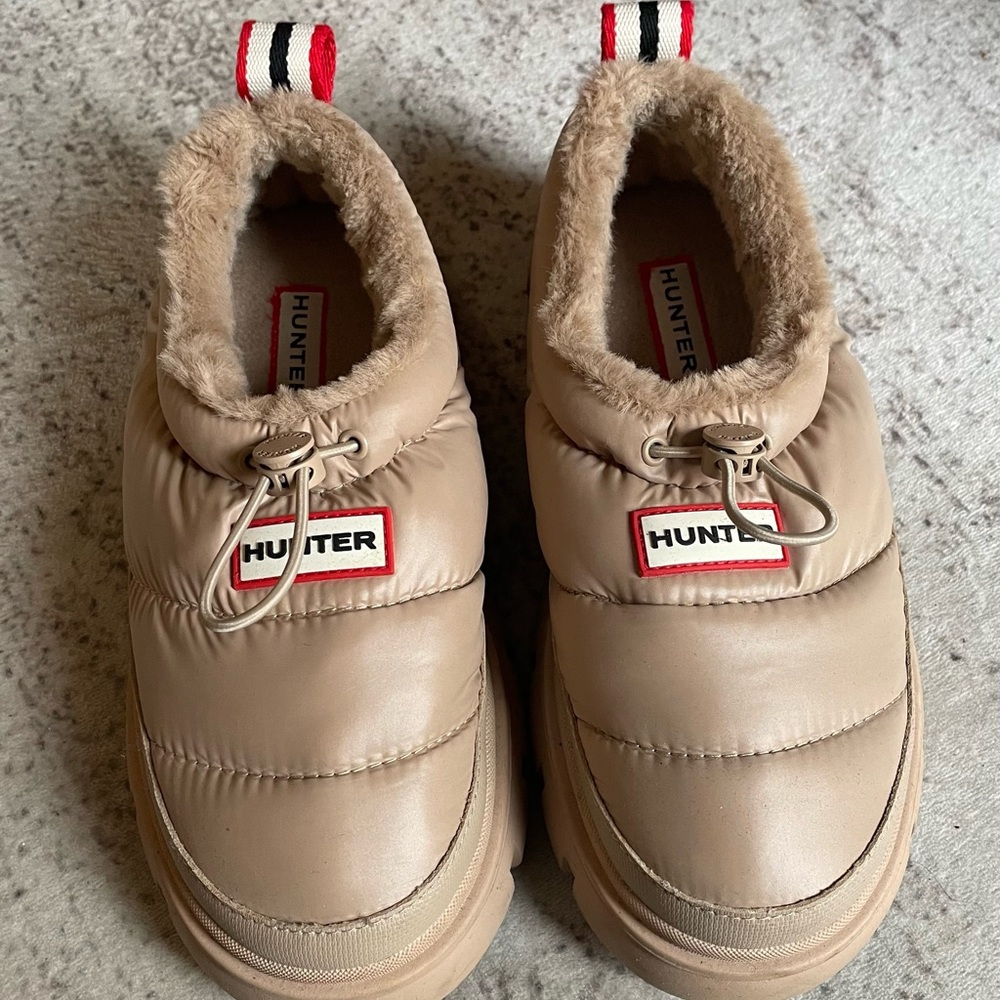 Hunter Beige Fur-Lined Footwear
